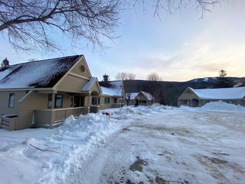 G3 Classy Bretton townhome with AC fast wifi great mountain views right on the golf course G3 Classy Bretton townhome with AC fast wifi great mountain views right on the golf course