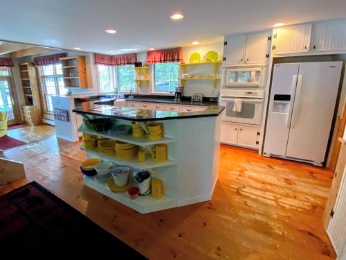 Létesítmények, FL Quintessential LAKE HOUSE close to Bretton Woods Santas Village and Forest Lake State Park in Whitefield