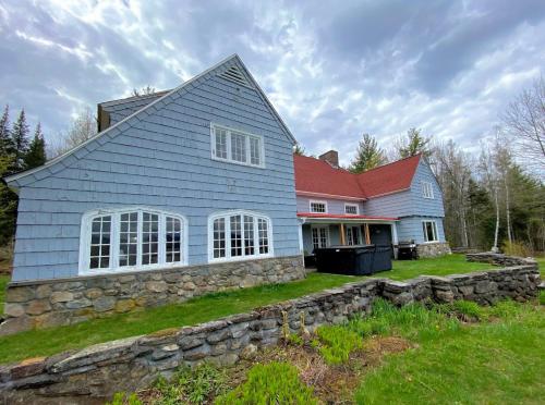 WOW New Spectacular Franconia Home - history - views - fire pit - hot tub - pool - grandeur - MUST SEE WOW New Spectacular Franconia Home - history - views - fire pit - hot tub - pool - grandeur - MUST SEE