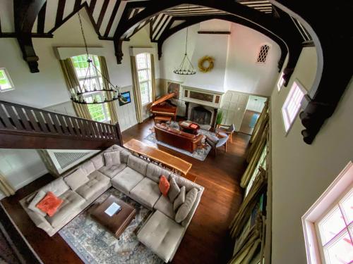 WOW New Spectacular Franconia Home - history - views - fire pit - hot tub - pool - grandeur - MUST SEE WOW New Spectacular Franconia Home - history - views - fire pit - hot tub - pool - grandeur - MUST SEE