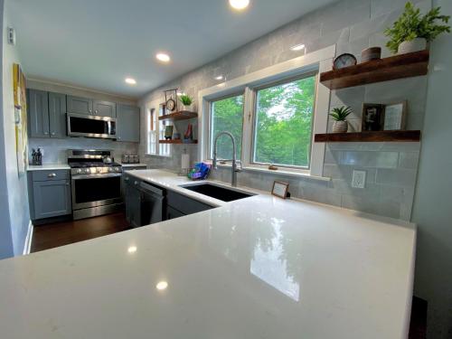 WOW New Spectacular Franconia Home - history - views - fire pit - hot tub - pool - grandeur - MUST SEE WOW New Spectacular Franconia Home - history - views - fire pit - hot tub - pool - grandeur - MUST SEE