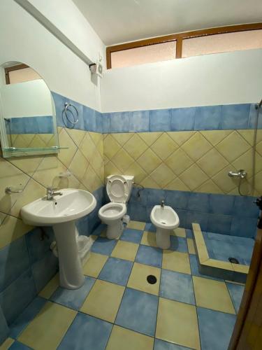 One-Bedroom Apartment image 3