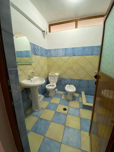 One-Bedroom Apartment image 5