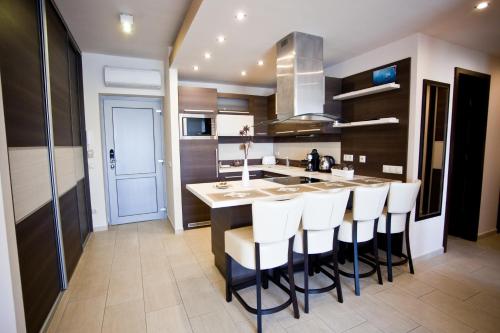 廚房, 內梅特公寓 (Nemeth Apartmanok) in 瓦德柯爾特