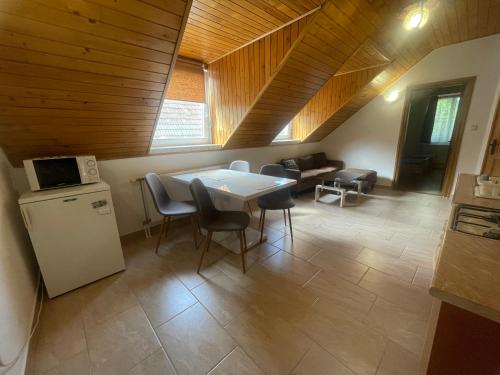  Margaret Apartment in Balatonkeresztúr