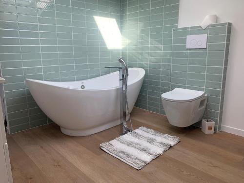 Bathroom, Superbe Appartement Redon in Redon