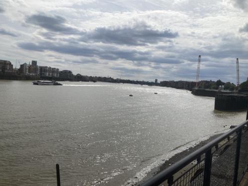 LIMEHOUSE upon THAMES ROOM IN Great location, Londyn