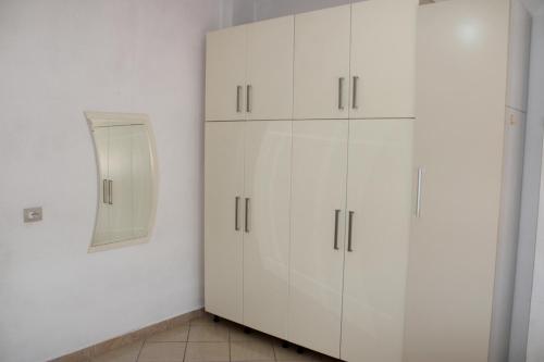 Bledi's Comfy Apartment in New Blvd / Free Parking, Tirana (photo 9)