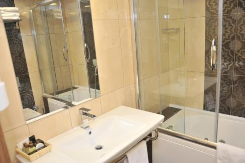 Esila Hotel Esila Hotel is perfectly located for both business and leisure guests in Ankara. The property features a wide range of facilities to make your stay a pleasant experience. 24-hour front desk, luggage s