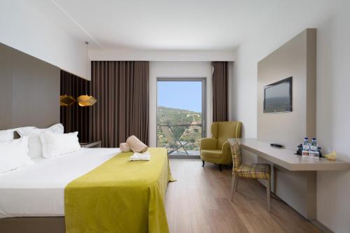 Chambre double avec 1 ou 2 lits, vue sur la rivière, balcon