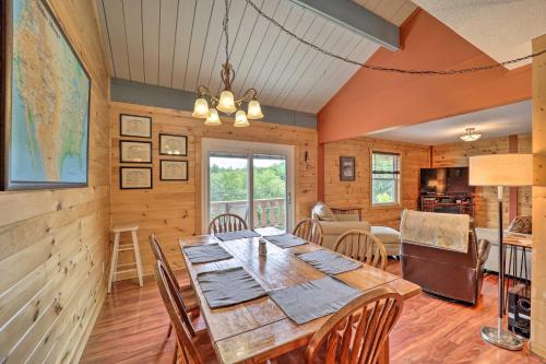 Cozy Condo - Walk to Resort 9 Miles to Sugar Mtn! - image 13