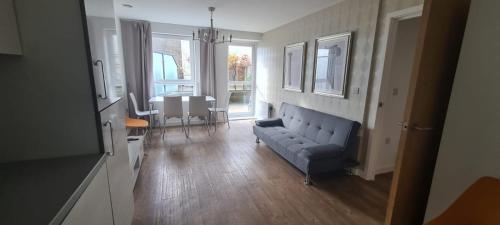 Empress at College - Spacious 2 bedroom apartment