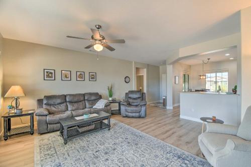 Welcoming Surprise Home with Patio and Spacious Yard in ซันซิตี้