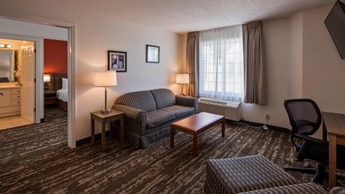 Charlevoix Inn & Suites SureStay Collection by Best Western