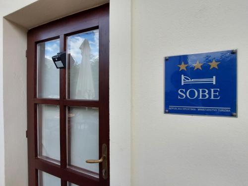 Entrada, CBB Rooms in Varazdin