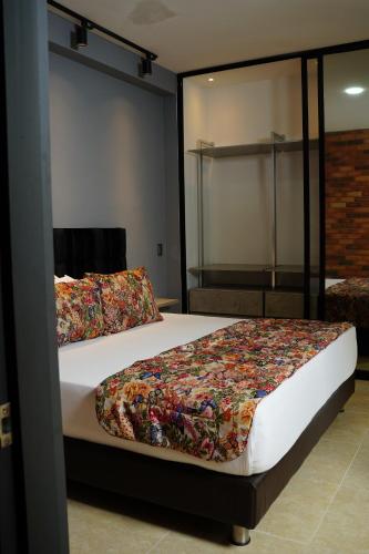 1 king bed, 1 sofa bed