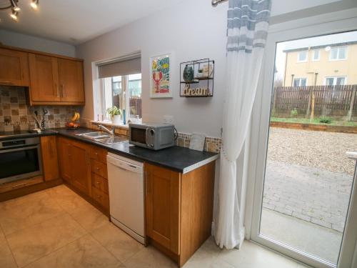 Exterior view, Pebble Lodge in Glanerought