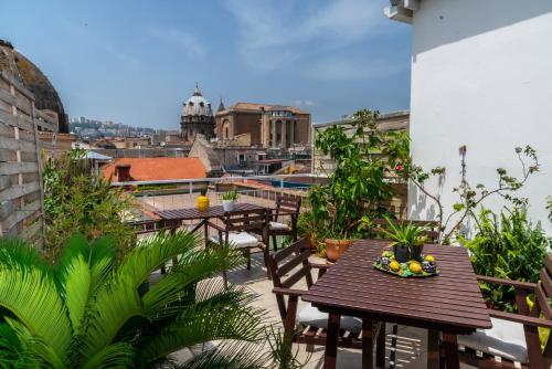 Naples from top terrace apartment, Neapel (Foto 9)