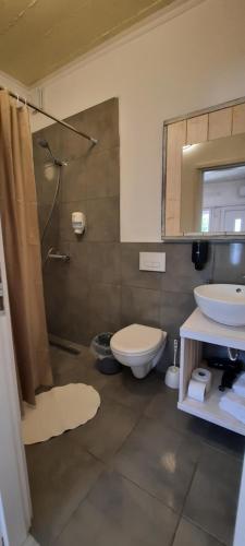 Double Room with Balcony (2 Adults + 1 Child) image 1