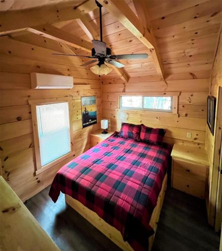 2 bedrooms, 4 beds