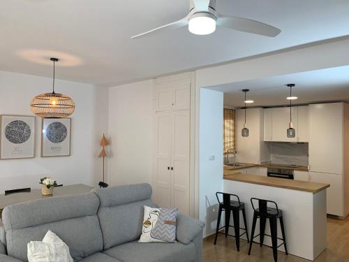 Amelia de Mar Parking in 阿爾穆涅卡爾