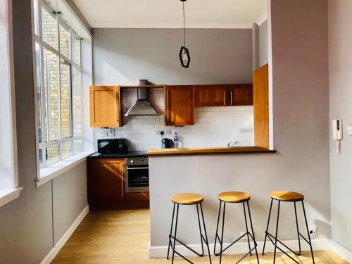 Picture of City Centre 1 Bed Apartment In Edinburgh