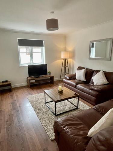 Modern 2 bedroom apartment near Glasgow Airport - Apartment - Paisley
