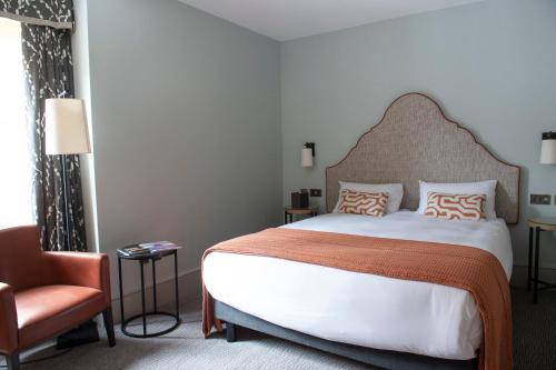 Mercure Farnham Bush Hotel - image 3