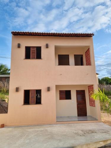 Duplex de 2 quartos com ar condicionado , piscina e estacionamento in Aracati (Ceara)