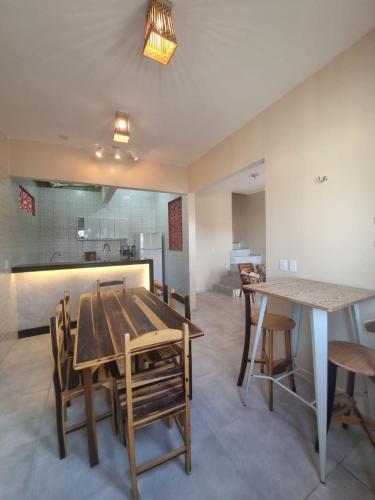 Duplex de 2 quartos com ar condicionado , piscina e estacionamento in Aracati (Ceara)