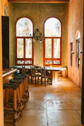 379338986 Zamas Hotel