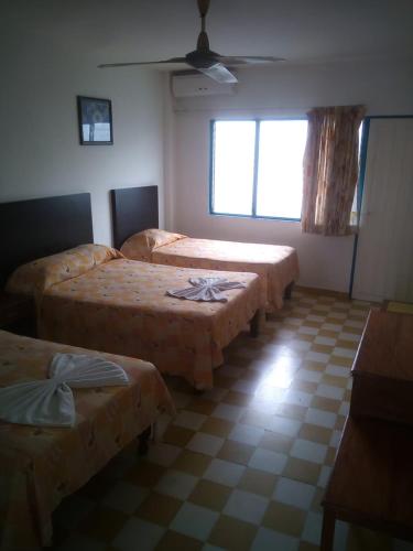 3 double beds