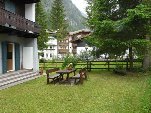 Appartamento Niki Campitello - Apartment - Campitello di Fassa