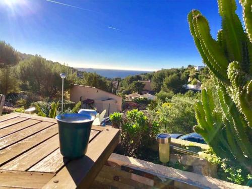 VUEMER Bandol - GRANDE TERRASSE de 45m2 VUE MER PISCINE PARKING