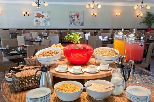 Oudtshoorn Inn Hotel – Oudtshoorn, KS