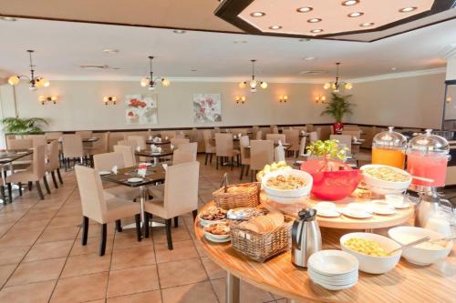Oudtshoorn Inn Hotel – Oudtshoorn, KS