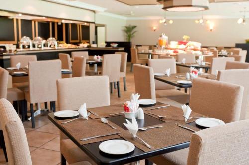 Oudtshoorn Inn Hotel – Oudtshoorn, KS