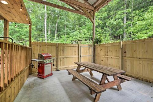 Blairsville Tiny Home with Covered Furnished Deck!