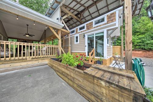 Blairsville Tiny Home with Covered Furnished Deck!