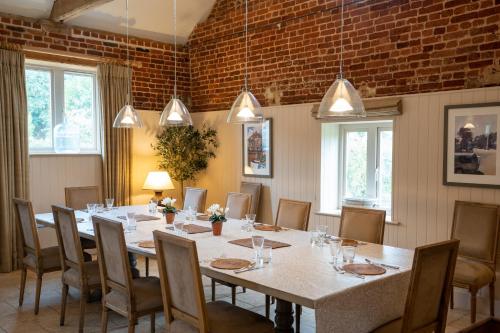 บริการและสิ่งอำนวยความสะดวก, Stackyard Lodge - enchanting 18th Century converted barn in the Waveney Valley in เบคเคิล