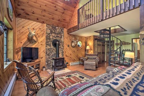 Charming Lake Placid Chalet with Deck and Forest Views - image 18