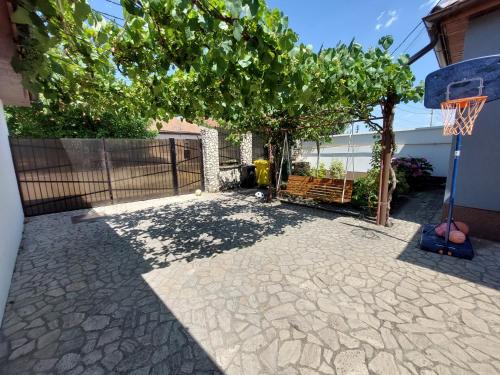 Cozy, quiet & family friendly in Arad, Arad (Foto 4)