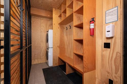 2 bedrooms, 4 beds