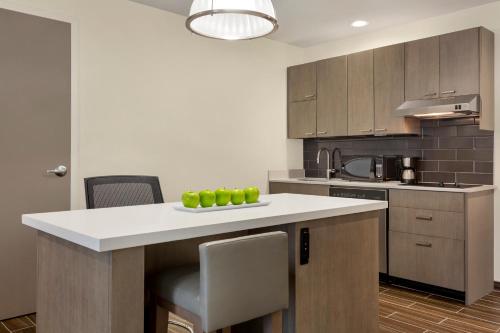 Hyatt House Bryan/College Station - image 5