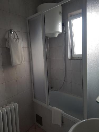 Ada Apartments - image 4