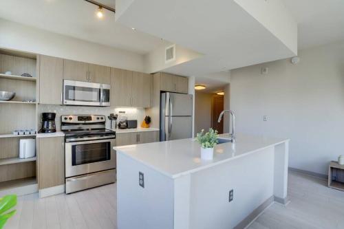 Amazing 2BR Apartment at Crystal City in Arlington, USA