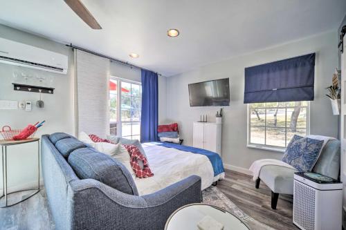 Modern Hill Country Cottage 13 Mi to Canyon Lake! - image 12