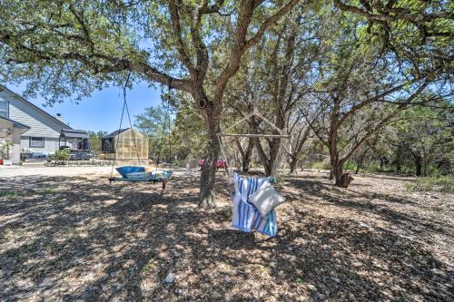 Modern Hill Country Cottage 13 Mi to Canyon Lake! - image 11