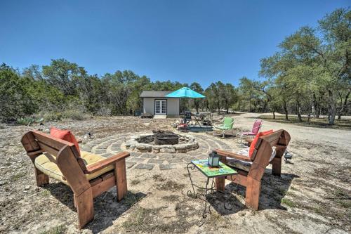 Modern Hill Country Cottage 13 Mi to Canyon Lake! - image 14