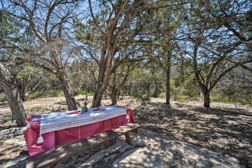 Modern Hill Country Cottage 13 Mi to Canyon Lake! - image 10